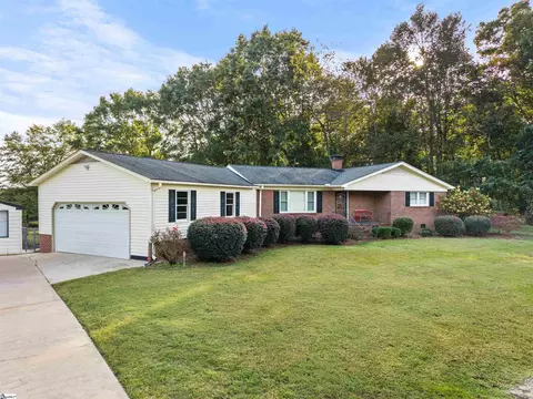 368 Ccc Camp Rd, Greer, SC 29651
