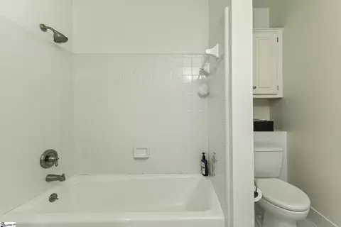 Bath - 7 March Winds Ct, Greer, SC 29650 photo 5 of 6