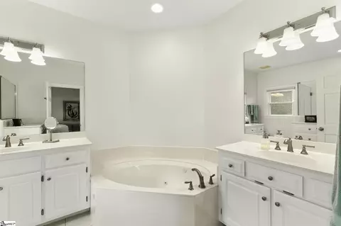 Bath - 7 March Winds Ct, Greer, SC 29650 photo 1 of 6