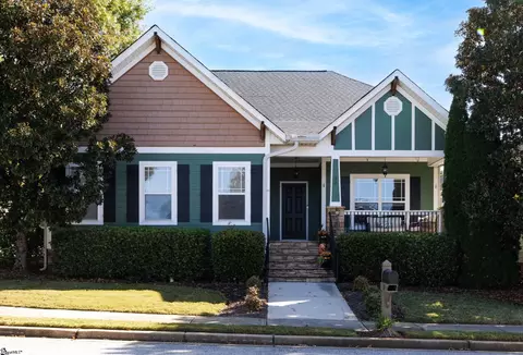 30 Pine Island Dr, Simpsonville, SC 29681