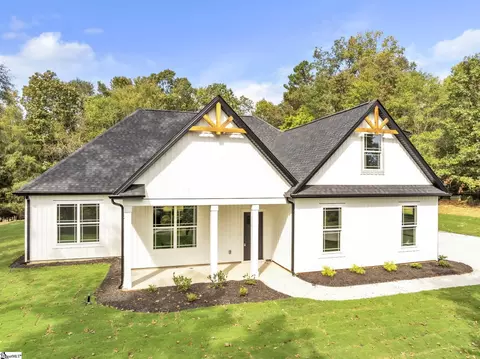 101 E Peninsula Dr, Laurens, SC 29360