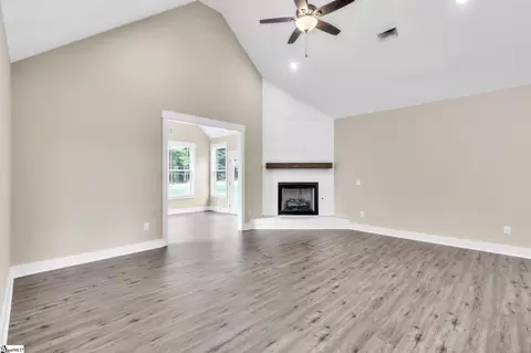 101 E Peninsula Dr, Laurens, SC 29360 photo 6