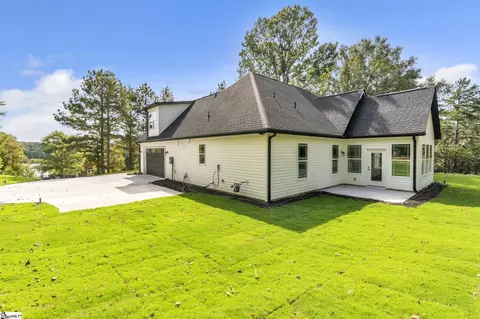 101 E Peninsula Dr, Laurens, SC 29360 photo 2