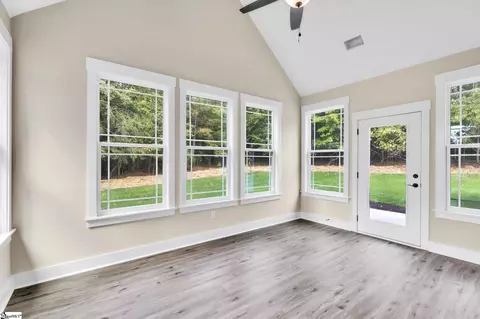 101 E Peninsula Dr, Laurens, SC 29360 photo 8