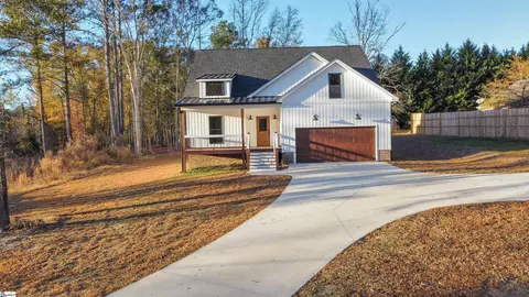 704 Sherwood Ave, Honea Path, SC 29654