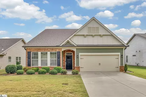 8 Common Oaks Ct, Simpsonville, SC 29681