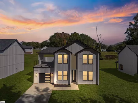 189 Eastbrook Dr, Woodruff, SC 29388