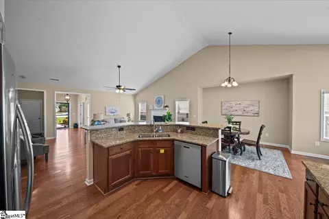 237 Medoc Ln, Moore, SC 29369 photo 6