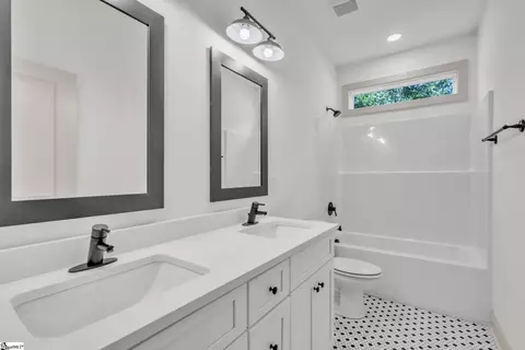 517 N East Main St, Easley, SC 29640 photo 18