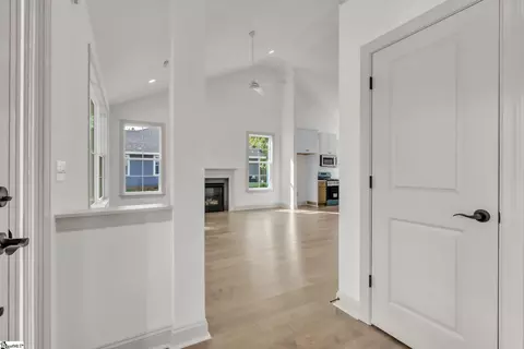 517 N East Main St, Easley, SC 29640 photo 7