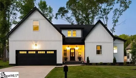 179 Eastbrook Dr, Woodruff, SC 29388