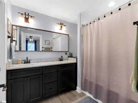 Bath - 9 Lee St, Liberty, SC 29657 photo 1 of 2
