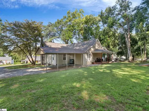 Exterior - 9 Lee St, Liberty, SC 29657 photo 3 of 6