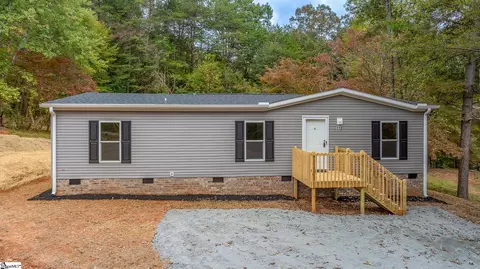 112 Dovehaven Dr, Pickens, SC 29671