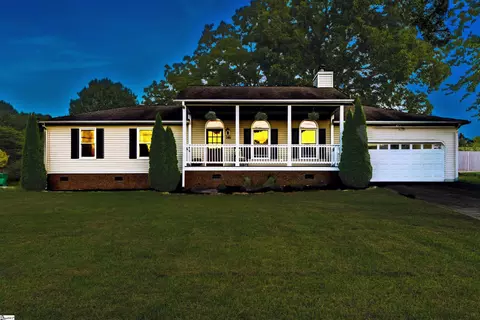 146 W Mcelhaney Rd, Taylors, SC 29687