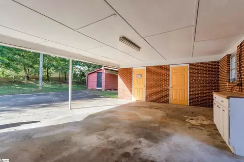 Exterior - 203 Crescent St, Easley, SC 29640 photo 3 of 4