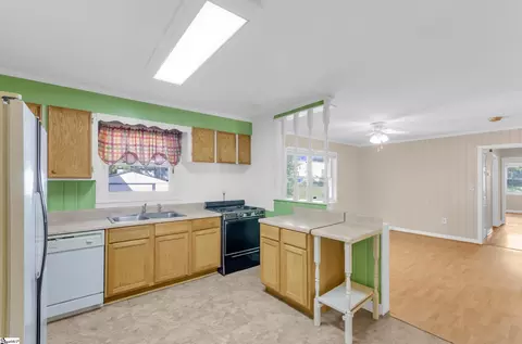 Kitchen - 203 Crescent St, Easley, SC 29640 photo 1 of 4