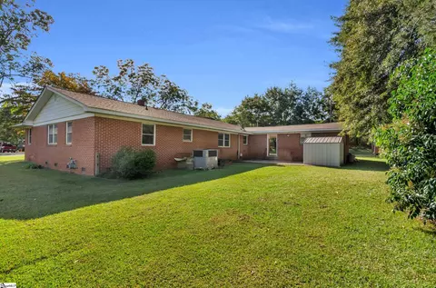 Exterior - 203 Crescent St, Easley, SC 29640 photo 1 of 4