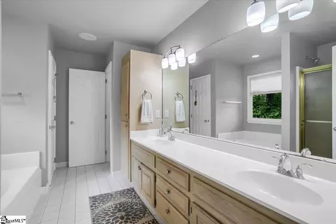 Bath - 226 Rock Rd, Greer, SC 29651 photo 2 of 5