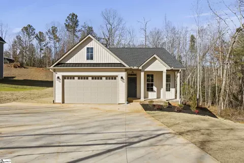 85 Robinson Rd, Taylors, SC 29687