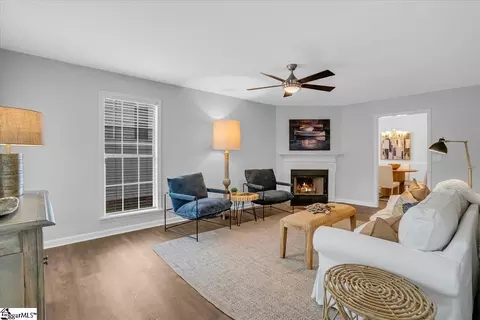 Living - 304 Pine St, Greer, SC 29650 photo 1 of 3