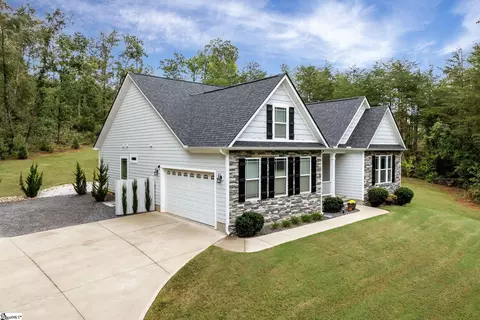 19 Upcountry Ln, Travelers Rest, SC 29690