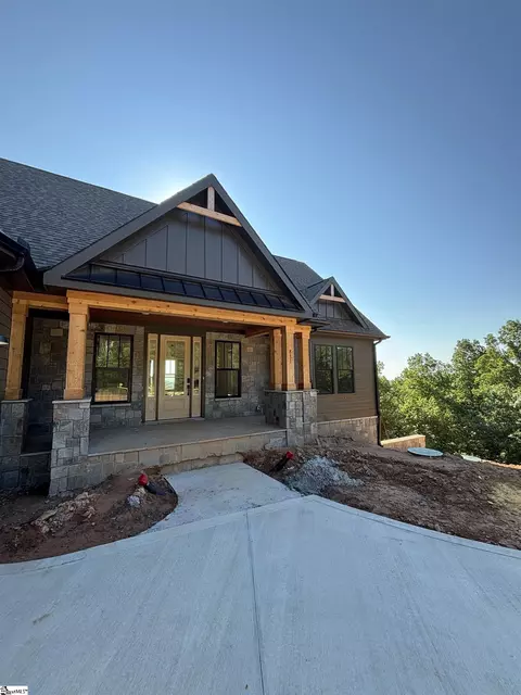 811 Raven Rd, Landrum, SC 29356