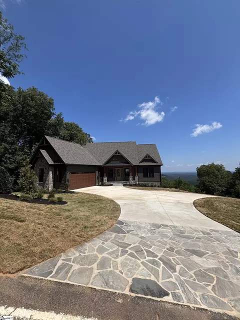 811 Raven Rd, Landrum, SC 29356