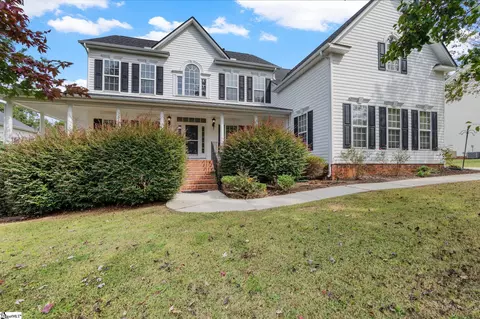 124 Hartwick Ln, Fountain Inn, SC 29644