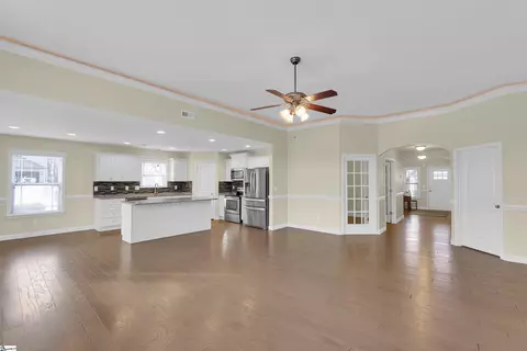 Living - 321 Meadowmoor Rd, Greer, SC 29651 photo 4 of 6