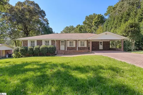8 Whitman Dr, Taylors, SC 29687