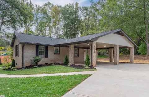 1307 NE Main St, Simpsonville, SC 29681