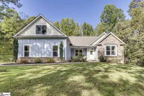 215 Windsor Rd, Greer, SC 29651