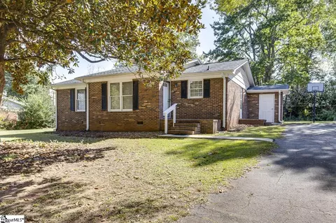 419 Rollingwood Dr, Easley, SC 29640