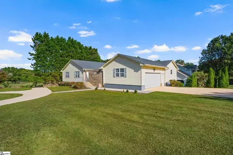 1 Sheridan Pl, Greer, SC 29650