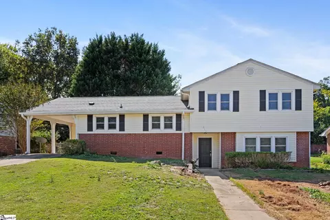 846 Pine Creek Dr, Greenville, SC 29605