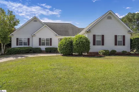 105 Laurens Ct, Anderson, SC 29621