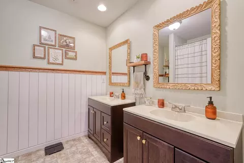 Bath - 835 Green River Rd, Gaffney, SC 29341 photo 2 of 2