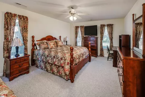 Bedroom - 192 Walker Pt, Seneca, SC 29672 photo 1 of 4
