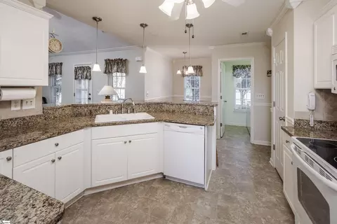 Kitchen - 192 Walker Pt, Seneca, SC 29672 photo 2 of 3