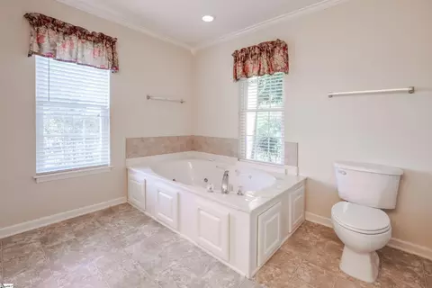 Bath - 192 Walker Pt, Seneca, SC 29672 photo 1 of 3