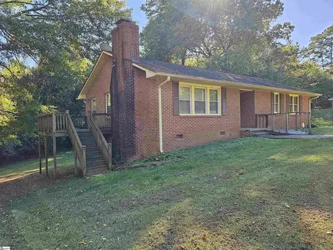 204 Friendship Dr, Walhalla, SC 29691