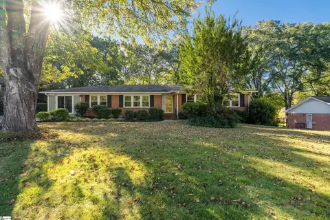 11 Dublin Ct, Greenville, SC 29615