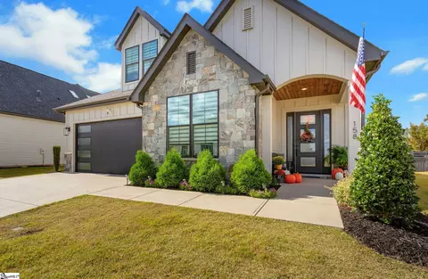 158 Winding Rock Rd, Simpsonville, SC 29680