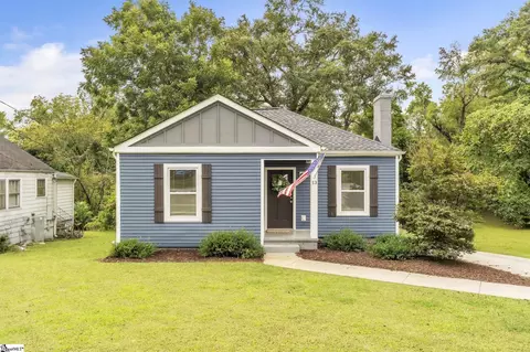 13 Brookway Dr, Greenville, SC 29605