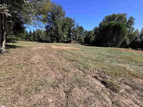 131 A Dillard Dr, Greer, SC 29650 photo 4