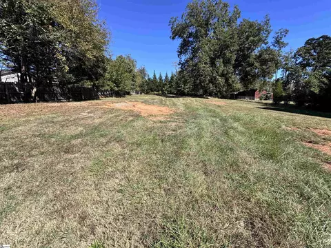 131 A Dillard Dr, Greer, SC 29650