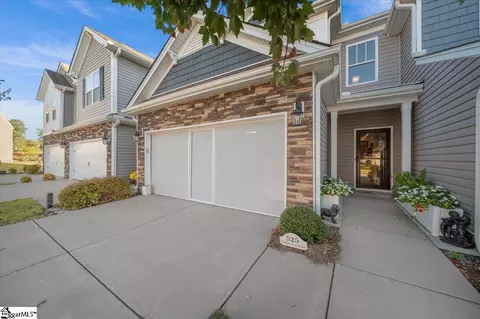 525 Yellow Fox Rd, Greer, SC 29650