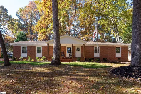208 Spring Dr, Easley, SC 29642 photo 2