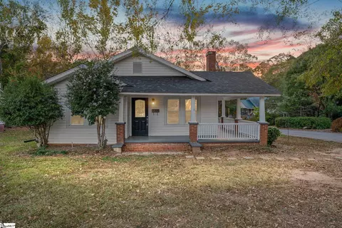 627 Church St, Laurens, SC 29360